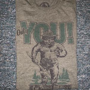 Lucky brand graphic T-shirt Smokey the bear